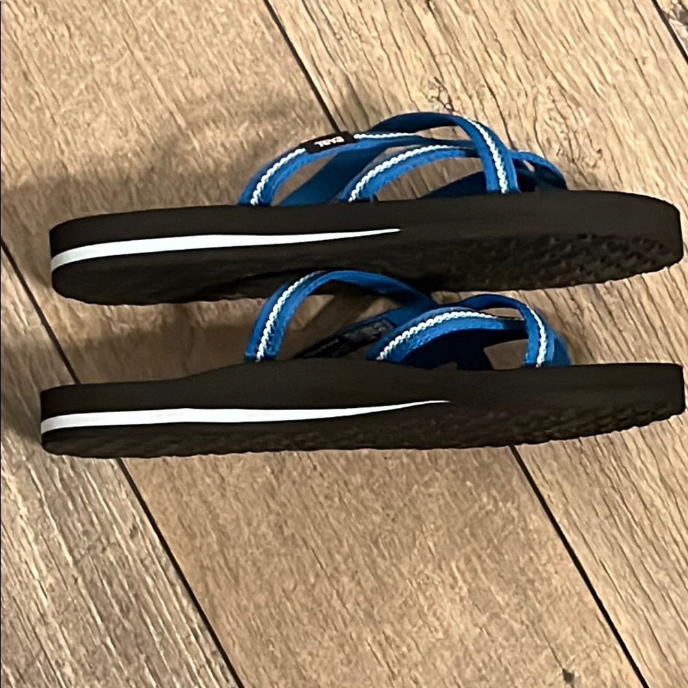 Teva Olawahu Blue and Black Sandals - Picture 9 of 11